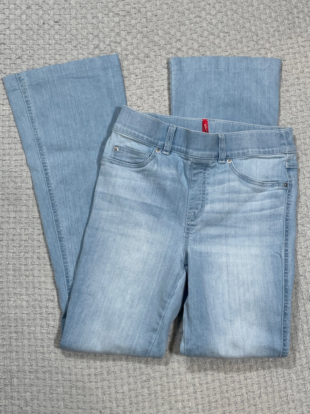 SPANX 20348R Flare Jeans Retro Fit Light Wash Pull-on Stretch Women’s Size Small